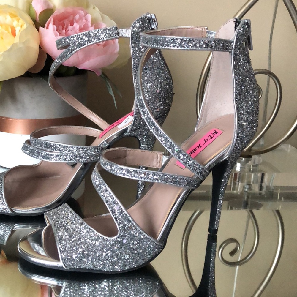 BETSEY JOHNSON Glitter silver heels - Picture 2 of 8